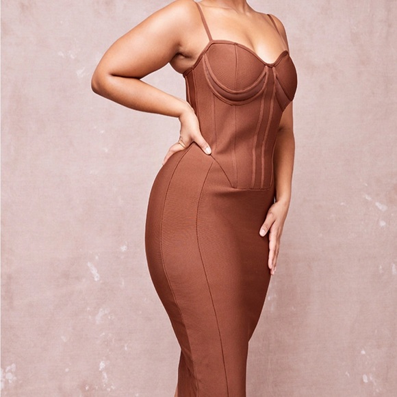 Brown plus sized form Fitting corset dress. - Picture 3 of 5